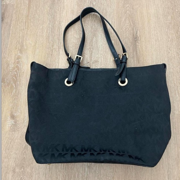 Black Michael Kors Small Shoulder Tote - Picture 1 of 2